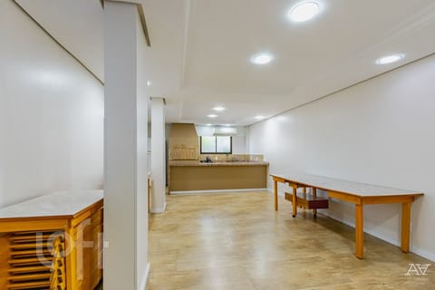 Image 27 - 248121